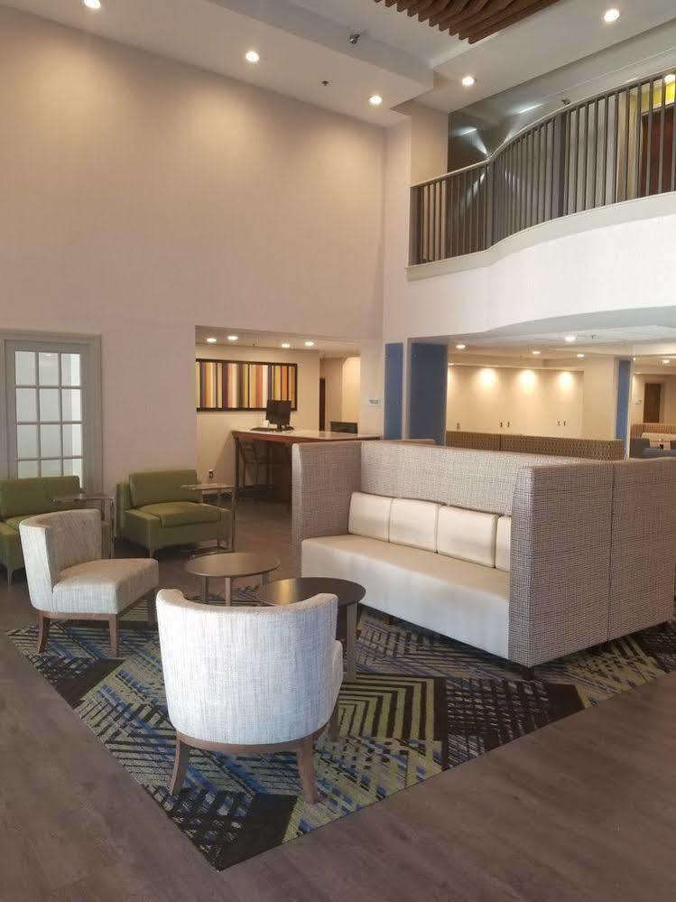 Holiday Inn Express Columbia Ne - Fort Jackson מראה חיצוני תמונה